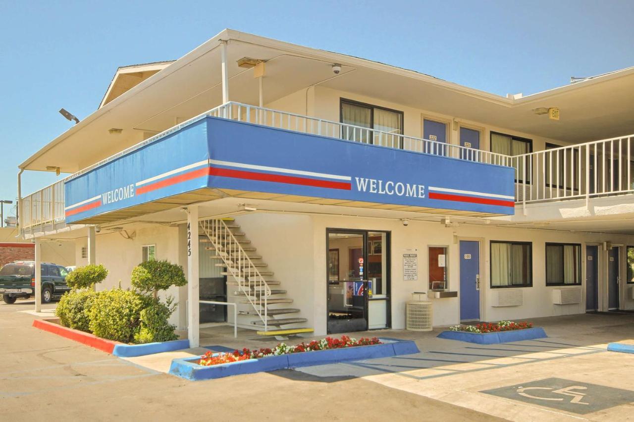 Motel 6-Fresno, Ca - Blackstone North Exterior photo