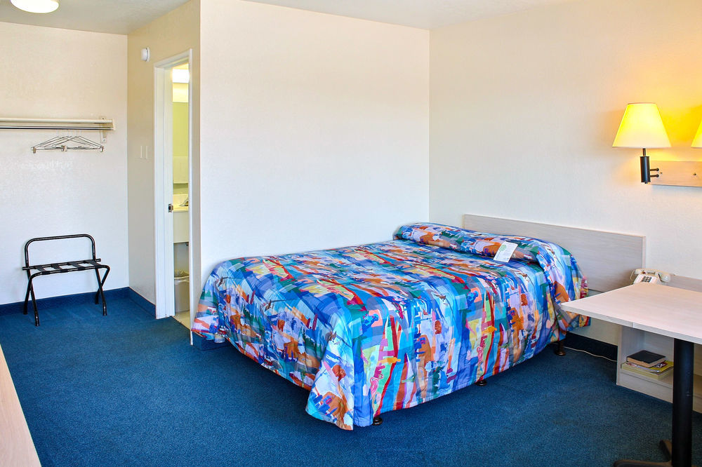 Motel 6-Fresno, Ca - Blackstone North Exterior photo