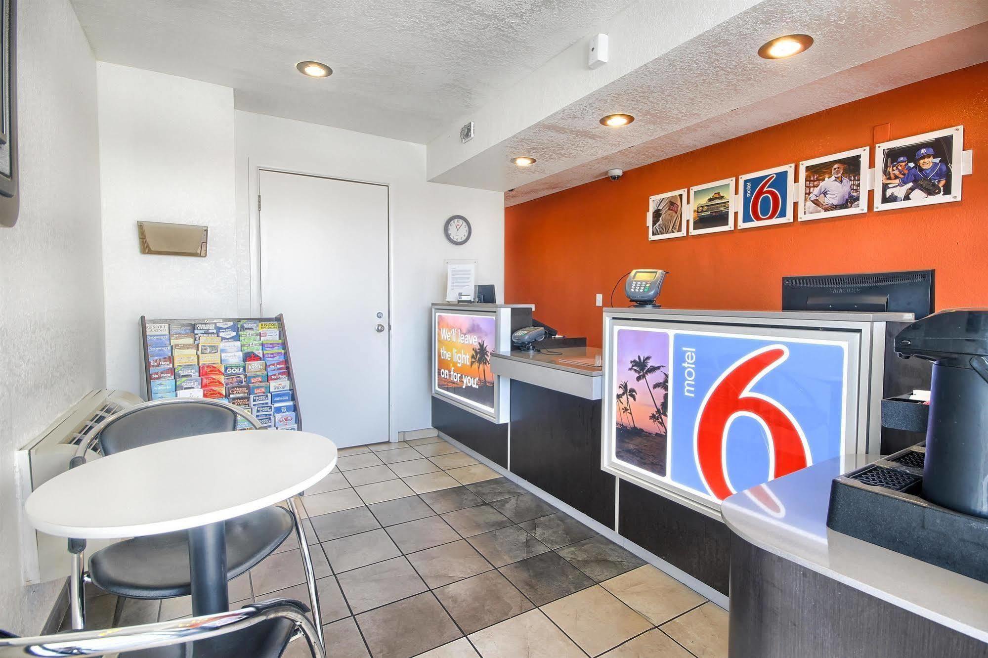 Motel 6-Fresno, Ca - Blackstone North Exterior photo