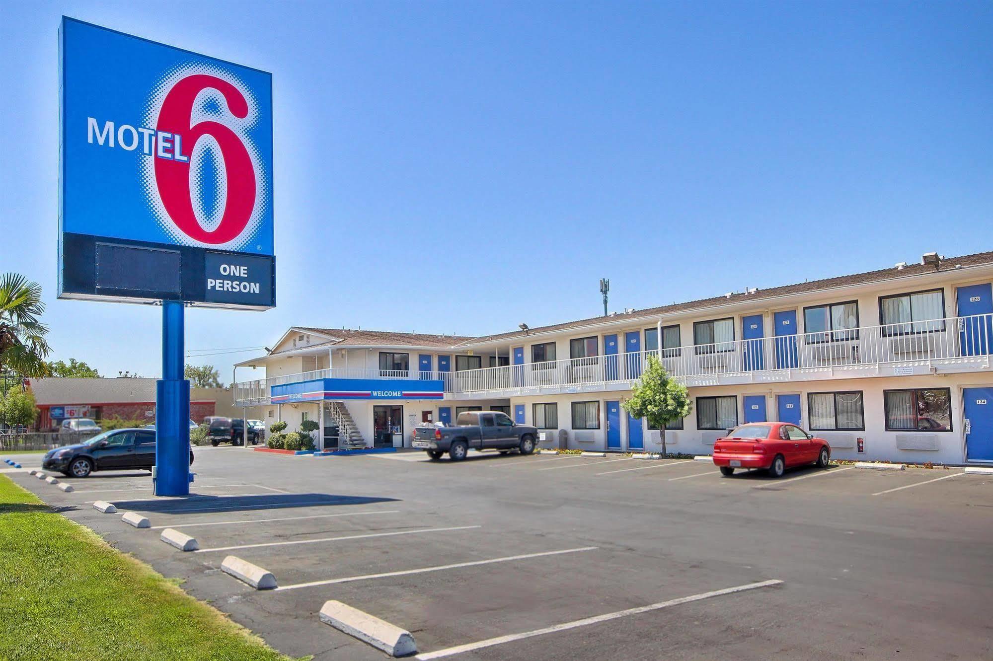 Motel 6-Fresno, Ca - Blackstone North Exterior photo