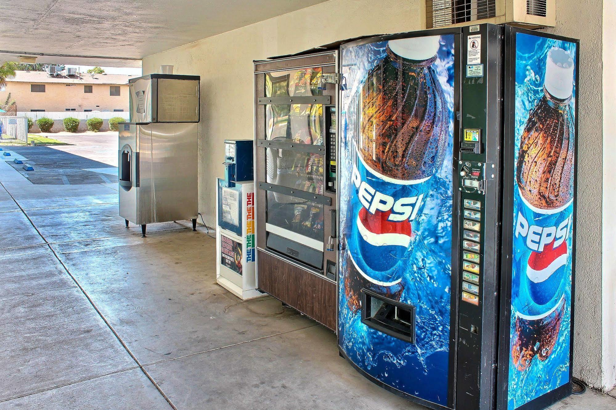 Motel 6-Fresno, Ca - Blackstone North Exterior photo