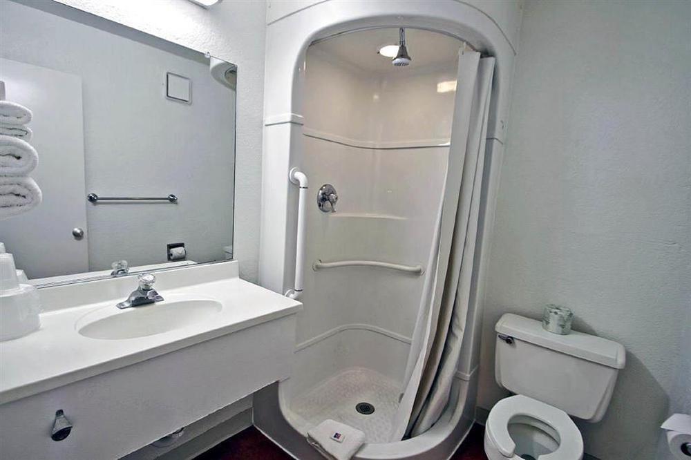 Motel 6-Fresno, Ca - Blackstone North Room photo